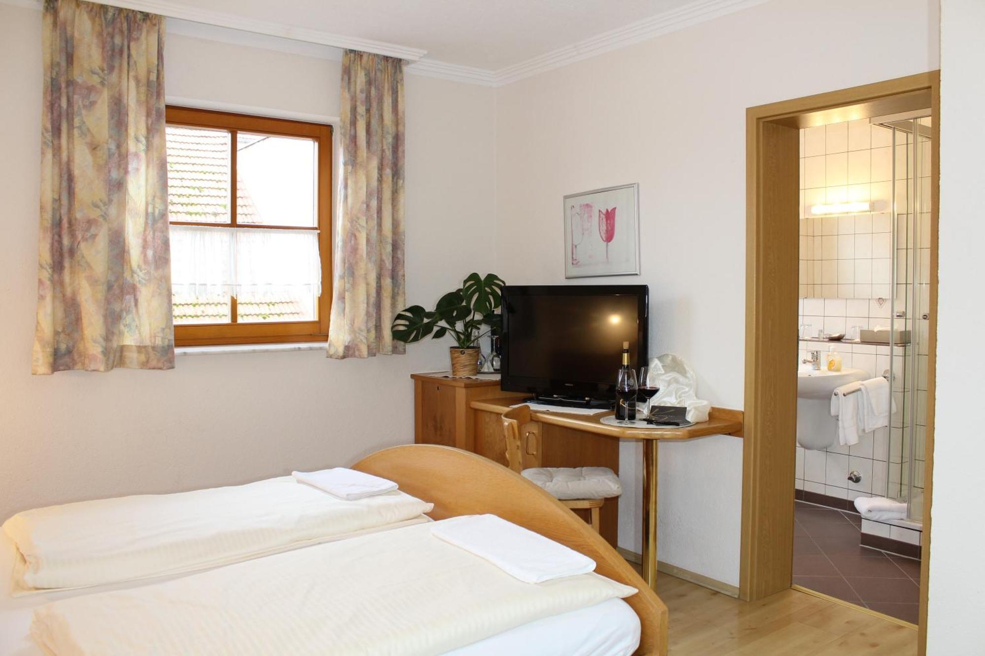 Winzerhotel Kinges-Kessel Morstadt Ngoại thất bức ảnh